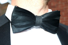Load image into Gallery viewer, The Bond- Feather Bow Tie - Jack and Miles 